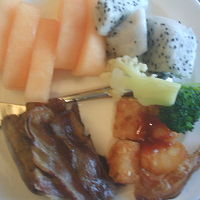 ラウンジのフルーツ等