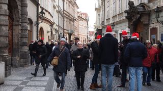 土産物店、ボヘミアンガラス店などもあり