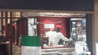 本格的なナポリピッツァ「ESSE DUE IL Binario（エッセ ドゥエ イル ビナーリオ）羽田店」～羽田空港～