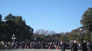 東京のど真ん中にあるのが「皇居外苑」