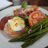 エッグズベネディクトがおいしい♪