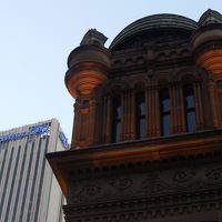 早朝の散歩がてら外観を