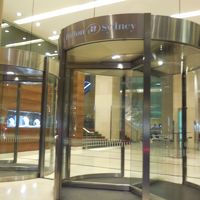 George　St.側のエントランス