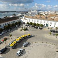 画面中ほどのビルがホテルエヴァ