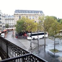 空港バスの停留所もそば