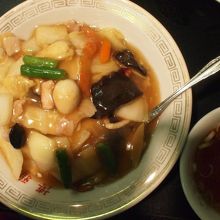 中華丼　８００円