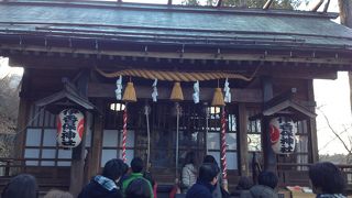 石段を登りきりましょう