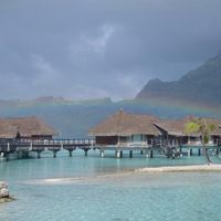 スコールの後の虹