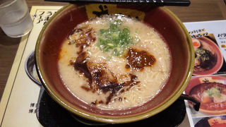 長崎駅でとんこつラーメン。