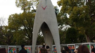 原爆で亡くなった子供たちの霊を慰めるために作られた像