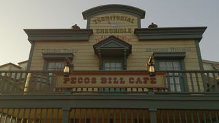 ウエスタンランドのペコスビルカフェ。