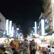 高雄の活気ある夜市