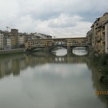 ヴェッキオ橋が見えます。