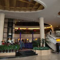 ロビー内も一見豪華仕様ですが売店はあまりありません