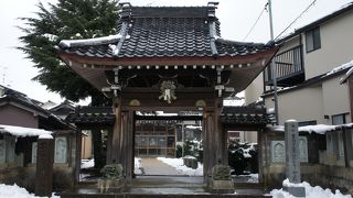 前田利家とまつの長女である春桂院（幸姫）の菩提寺