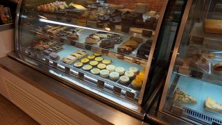 綺麗なお店で、空港にもありました