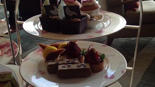 三段トレーのアフタヌーンティー