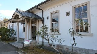 質素な造りの衛戎病院