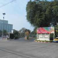 ドルフィンサークルの近く