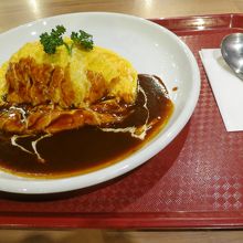 洋食屋さんのオムレツライス￥890