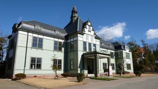 細菌学の研究に勤しんだドイツ風建築