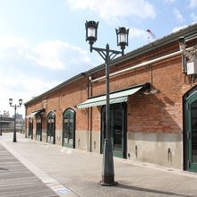 こちらは無人。