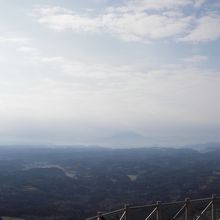 霞んでますが桜島も見えます