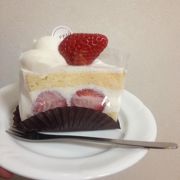 いつでもイチゴがおいしいケーキ屋さん