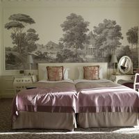 華やかだけど落ち着いた空間です