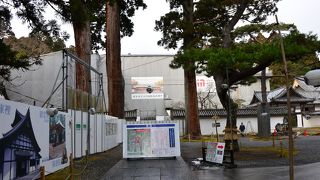 瑞巌寺は平成の大改修の真っ最中　本堂はシートをかぶっていて見ることができません