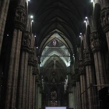 神聖な空気に満ちてます。