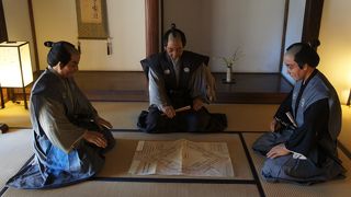 豪壮な大唐破風と霧除けのついた大玄関