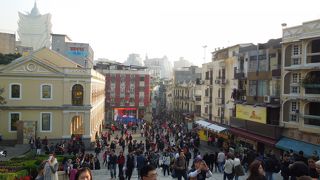 聖ポール天主堂の前に