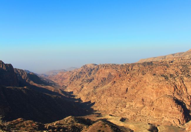 ヨルダン最大規模の自然保護区“ダーナ自然保護区”をトレッキング