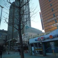 西面のランドマーク