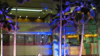 昼はオアシス夜は幻想的な魅力に包まれる空間