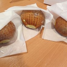 シュガー￥150とカスタード￥200、シナモンシュガー￥15