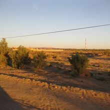 エルフードからメルズーカ大砂丘までは、車で１時間。