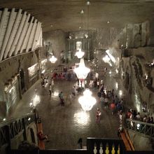 一面の白い岩塩の世界