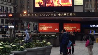 街中にある大アリーナ