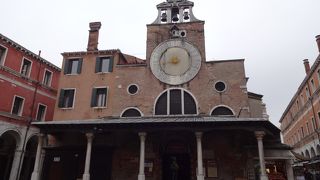 リアルト橋の近くにある教会です