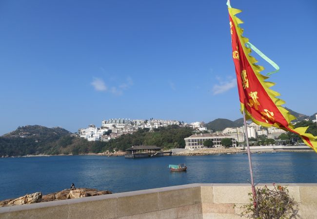 海沿いの高台にある、絶景スポット