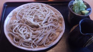 色の濃い強いそば