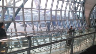 広くてきれいな空港