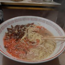 とんこつ出汁のラーメンです　ビールも一杯だけ・・・