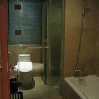 シャワーブースとウォシュレット