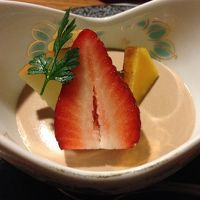 デザートも手抜きなし。すごく美味しい。