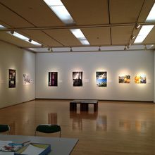 交流ギャラリー内