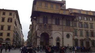 フィレンチェを代表する建造物が集中している広場