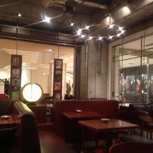 居心地のよい店内